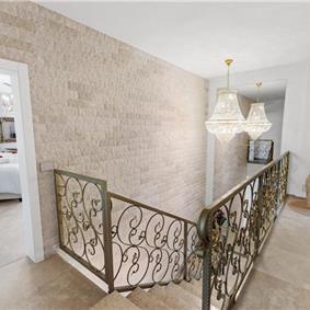 4 bedroom villa with indoor and outdoor pools in Galižana, Istria, sleeps up to 8